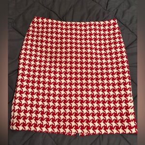 NWOT Talbots Red and White Wool Houndstooth Print Pencil Skirt size 8 petite.